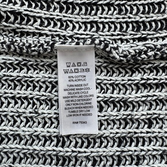 Cropped Heather Knit Black + Cream Sweater with Zipper Details - Picture 5 of 5